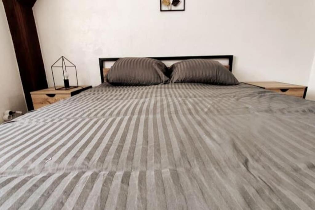 Appartement Style Industriel Au Centre De ドゥエー エクステリア 写真