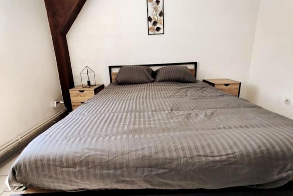 Appartement Style Industriel Au Centre De ドゥエー エクステリア 写真