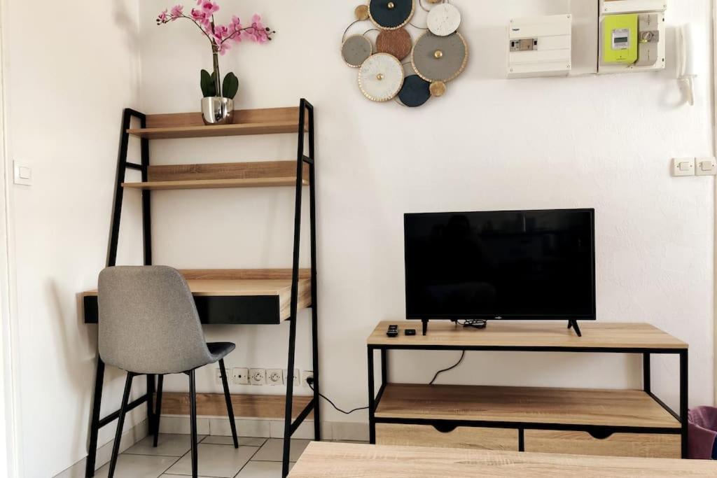 Appartement Style Industriel Au Centre De ドゥエー エクステリア 写真